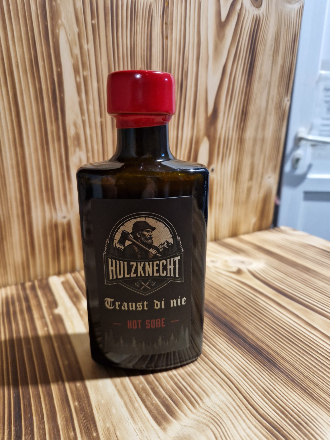 HULZKNECHT Traust di nie Hot Sauce mit rotem Verschluss